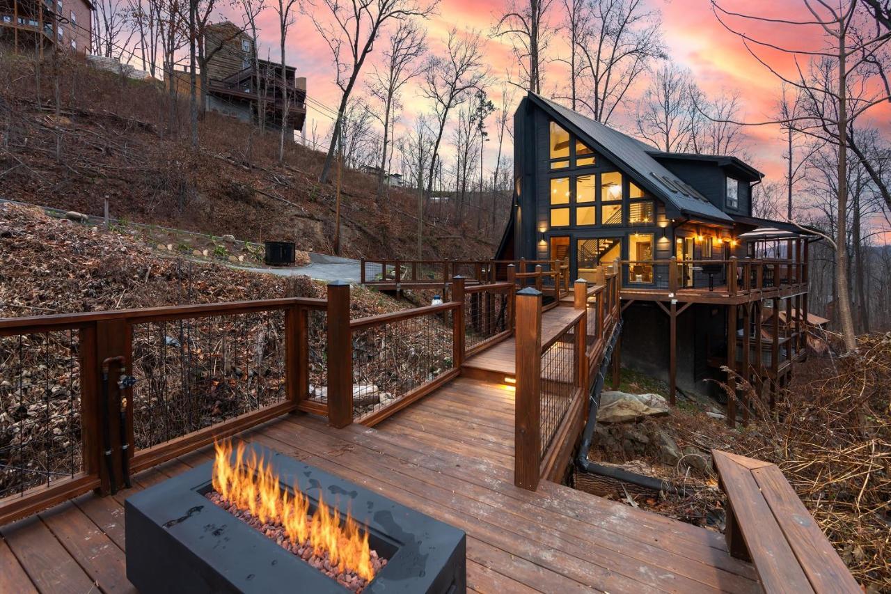 Night Owl Cabin Villa Гетлинбург Екстериор снимка